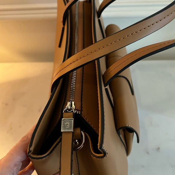 Claudia Firenze Caramel Leather Tote Bag - Picture 4 of 8